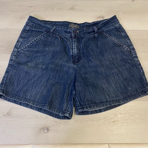 Kikit Jeans Dark Wash 5 1/2” Shorts, Size 14 - Picture 1 of 13